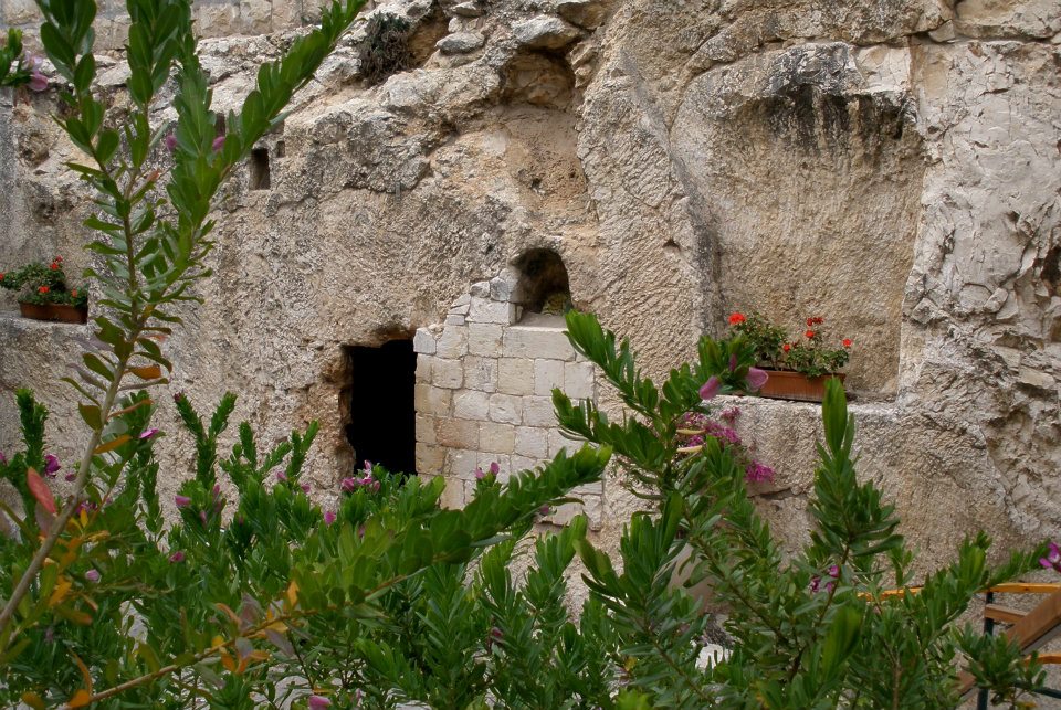 jesus closed tomb