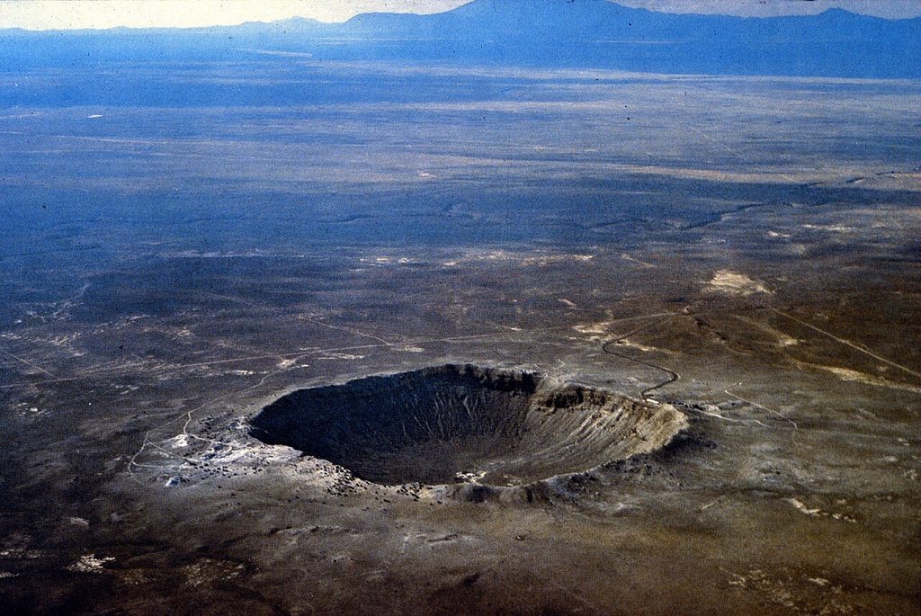 By USGS/D. Roddy - http://www.lpi.usra.edu/publications/slidesets/craters/slide_10.html / http://www.lpi.usra.edu/publications/slidesets/craters/images/10_METEOR_AERIAL.TIF, Public Domain, https://commons.wikimedia.org/w/index.php?curid=38236781